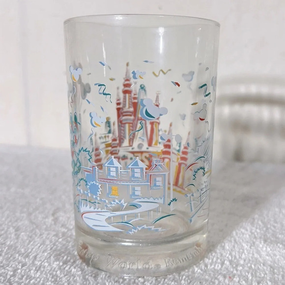 Vintage McDonalds Disney World 25th Ann Remember The Magic Castle Donald Duck - Picture 3 of 8